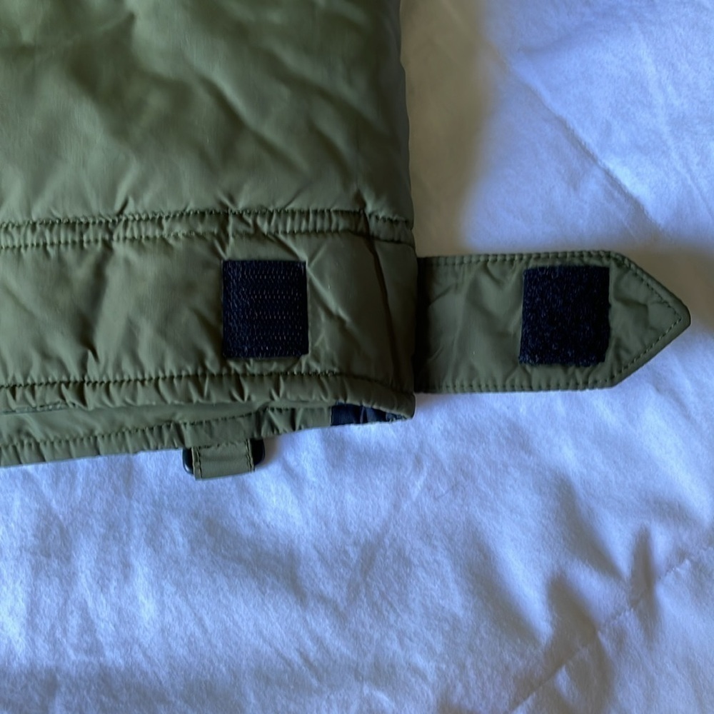 Cirrus puffer vest  size - Picture 3 of 12